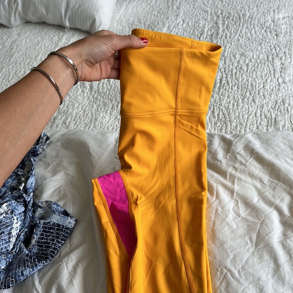 All Access Bandier Utility Pocket Legging + Bra Top 2 piece workout set - Picture 9 of 12